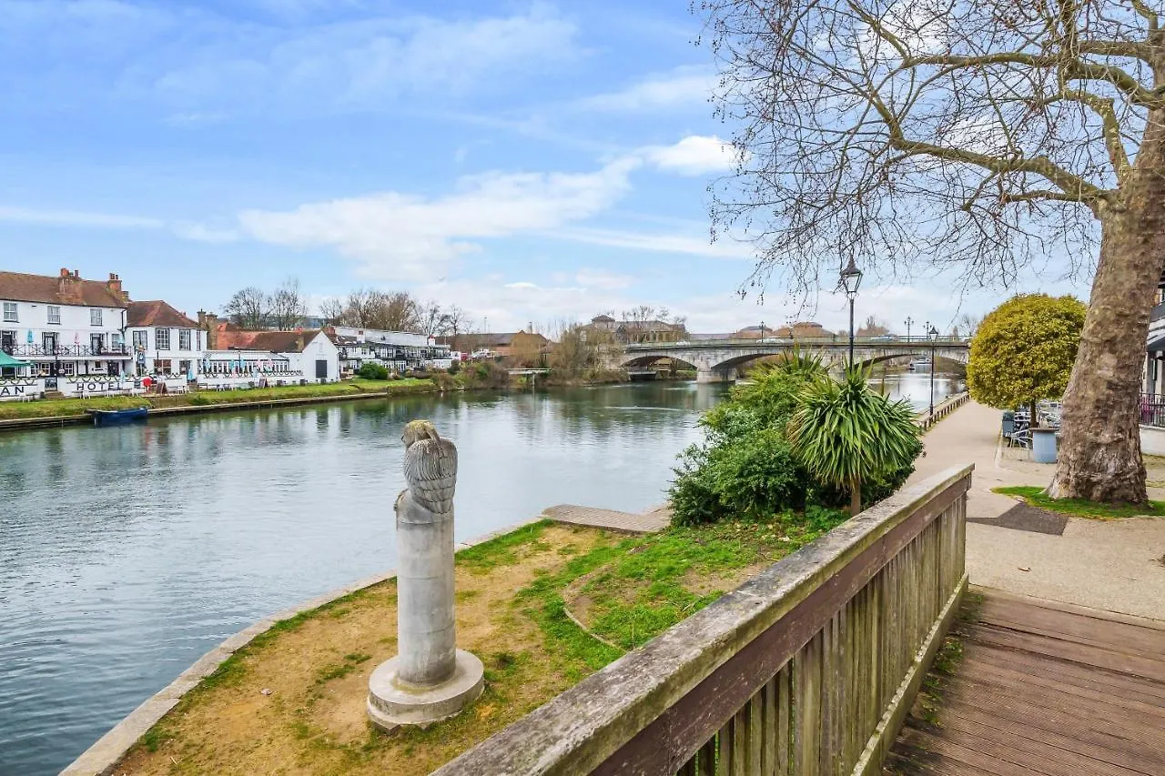 The Old Town Hall - 12 Apartment Staines-upon-Thames